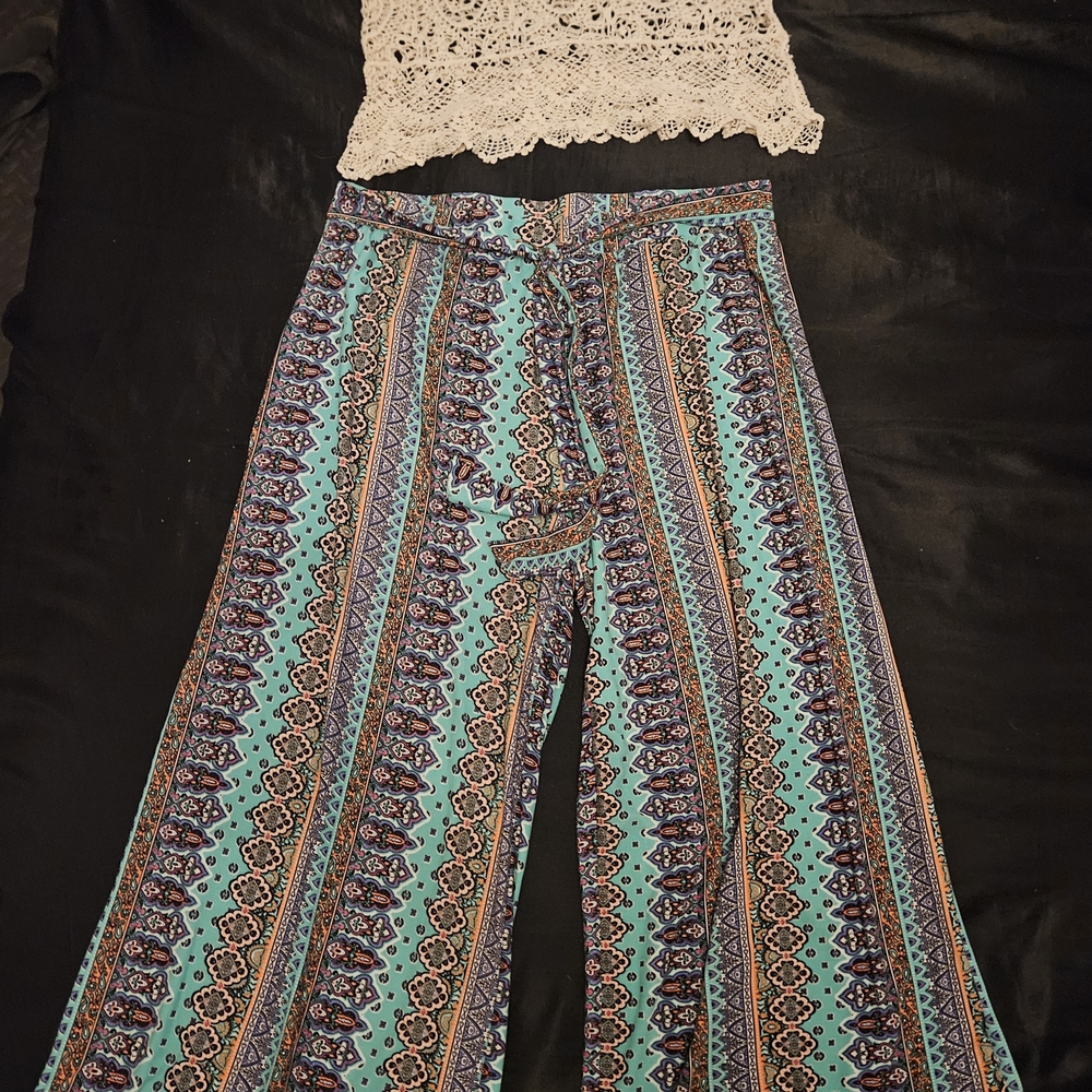 Bobbie Brooks Teal and Black Patterned Wide-Leg Pants